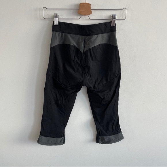 Gymshark - Colour Block Capri Leggings - Picture 4 of 4